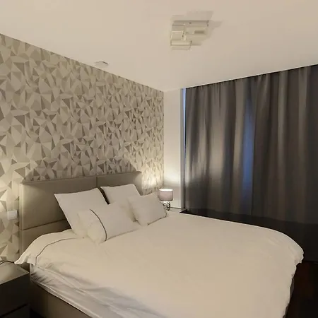 Stunning Views And Magic Mountains Daire